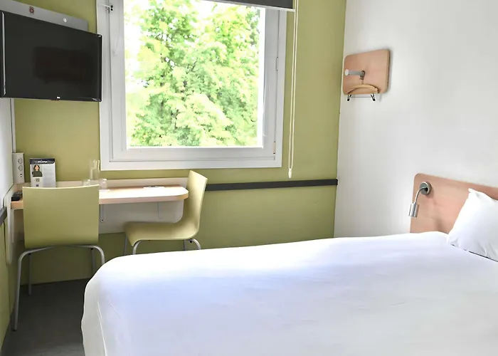 Ibis Budget Stadion Отель *