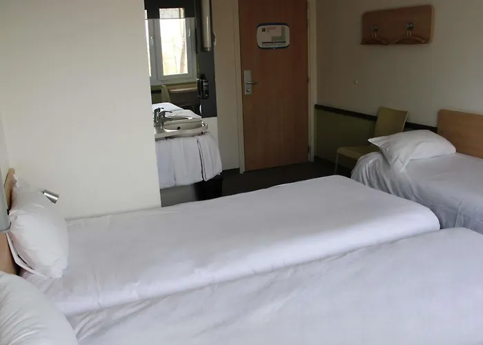 Ibis Budget Stadion Отель *